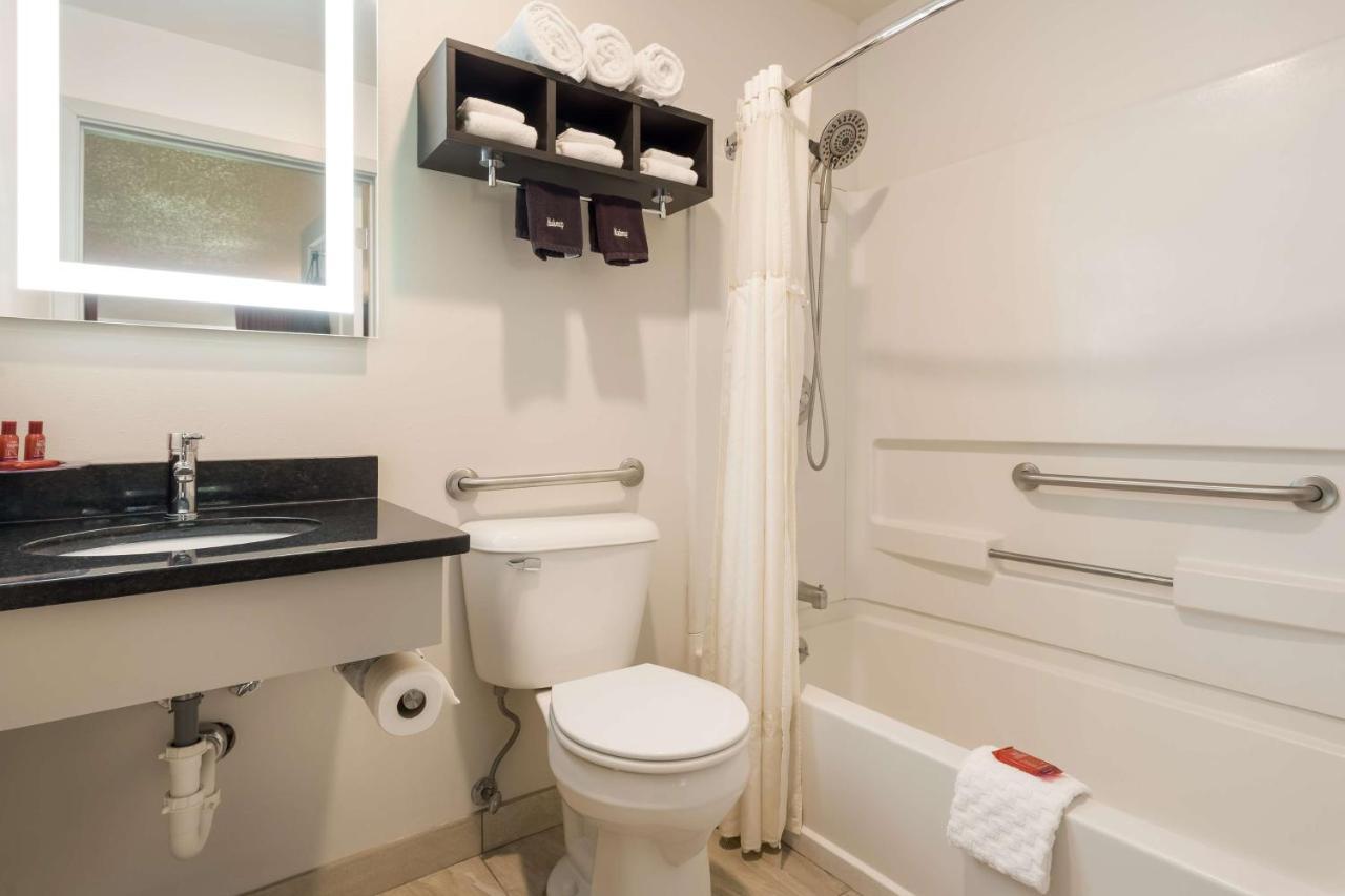 Surestay Hotel By Best Western Thomson Dış mekan fotoğraf