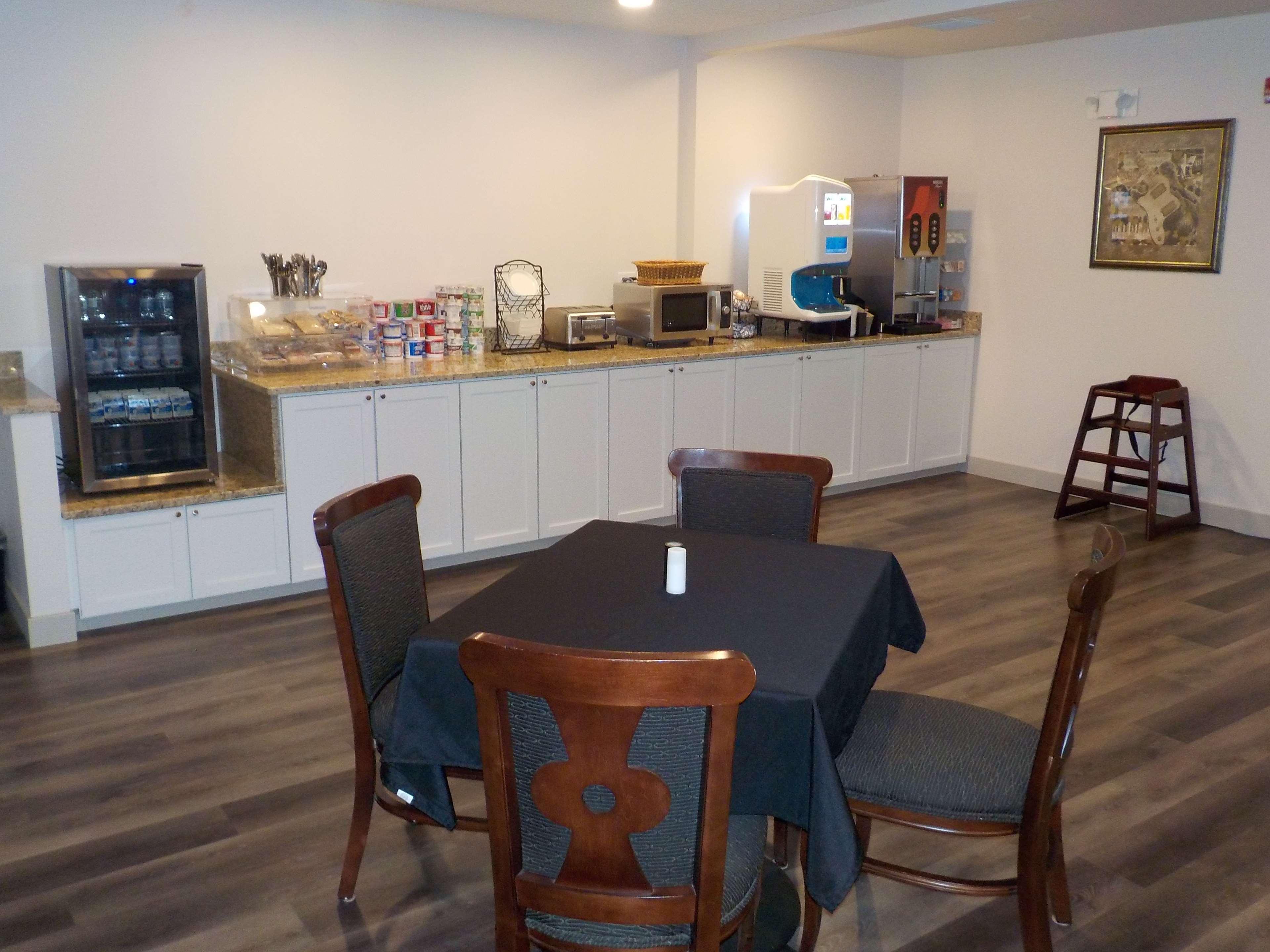 Surestay Hotel By Best Western Thomson Restoran fotoğraf